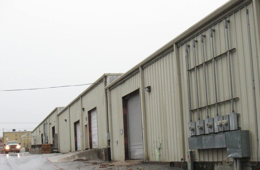 More Photos Of 1515 Dungan Ln, Austin Warehouse For Sale