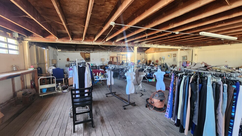 More Photos Of 1433 E Main St, Santa Paula Warehouse For Sale