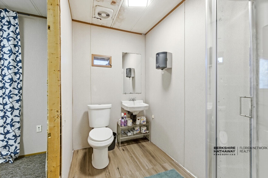 More Photos Of 5876 Old Timuquana Rd, Jacksonville Office For Lease