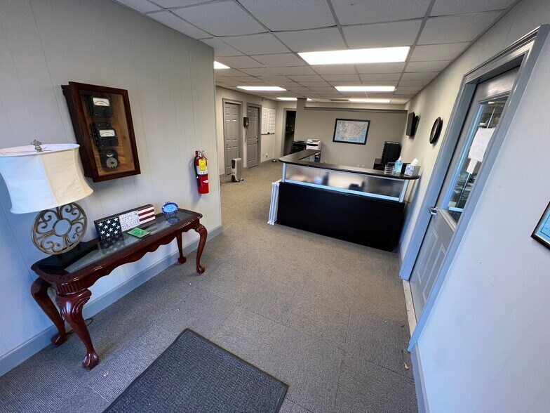More Photos Of 321 Marble Mill Rd NW, Marietta Coworking Space