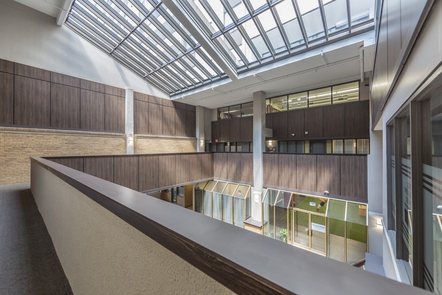 More Photos Of 379 Dundas St, London Office For Lease