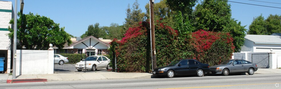 More Photos Of 8719 Lindley Ave, Northridge Office For Lease