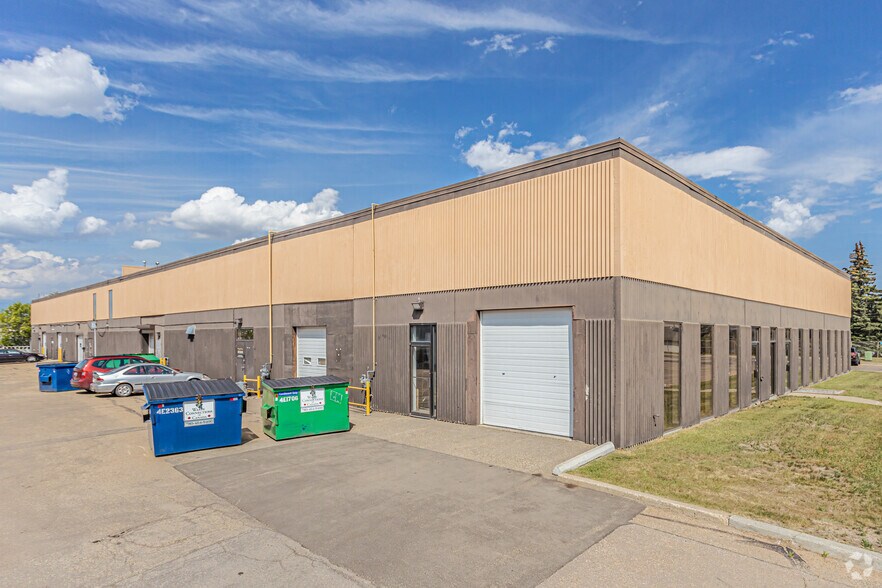 More Photos Of 11472-11486 149 St NW, Edmonton Showroom For Lease