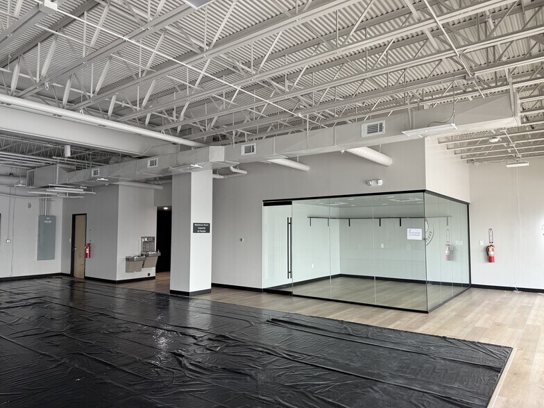 More Photos Of 18806 Noble Seven Ln, Sugar Land Storefront Retail Office For Lease