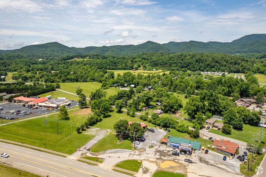 More Photos Of 8123 E Lamar Alexander Pky, Townsend Restaurant For Sale