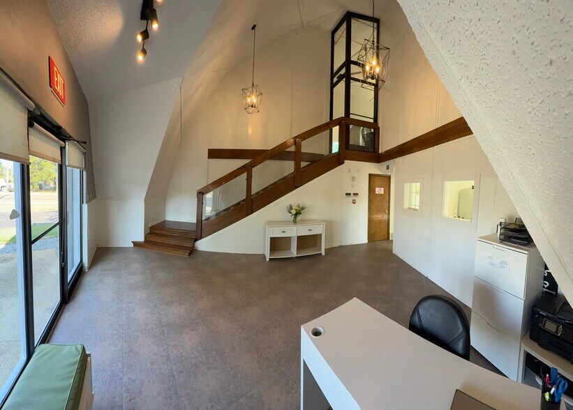 More Photos Of 538 S Center St, Collierville Office For Sale