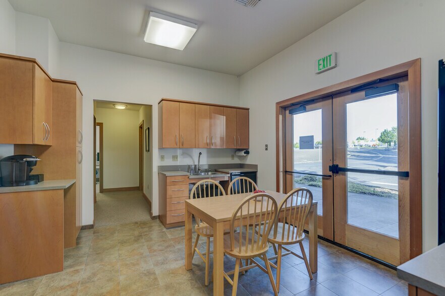 More Photos Of 2018 Caton Way SW, Olympia Medical For Sale