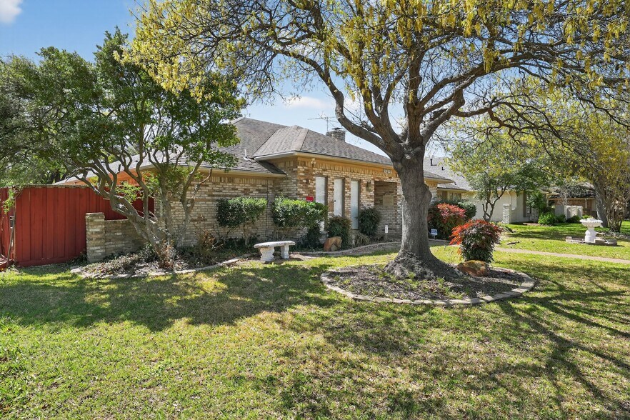 More Photos Of , Dallas Unknown For Sale