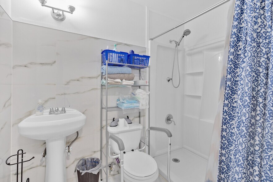 More Photos Of 73 E 47th St, Hialeah Assisted Living For Sale