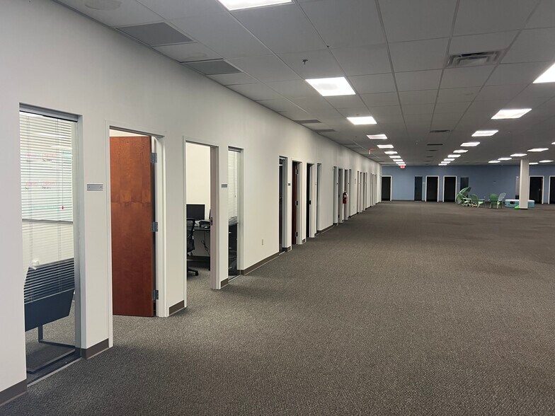 More Photos Of 5120 W Waters Ave, Tampa Manufacturing For Sale