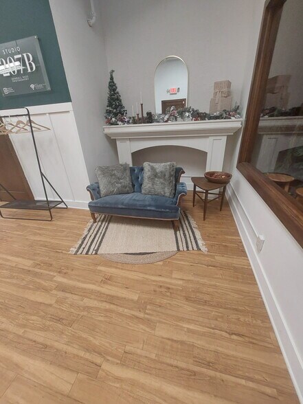 More Photos Of 207-211 E Main St, Watertown Office For Lease