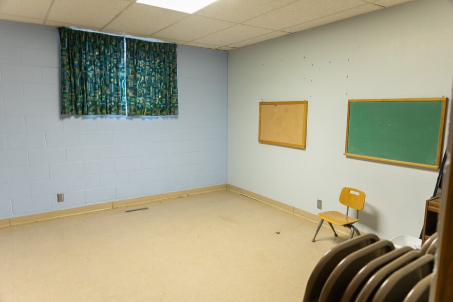 More Photos Of 381 H St, Hampton Religious Facility For Sale