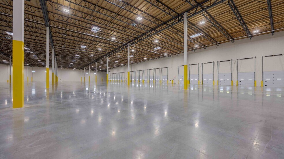 More Photos Of 4570 NE 122nd Ave, Portland Warehouse For Lease