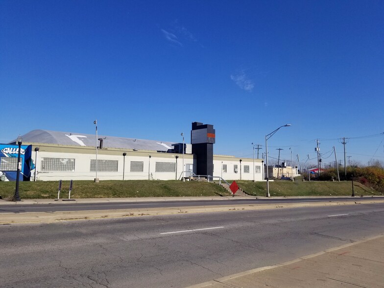 More Photos Of 3440 W Broad St, Columbus Warehouse For Sale