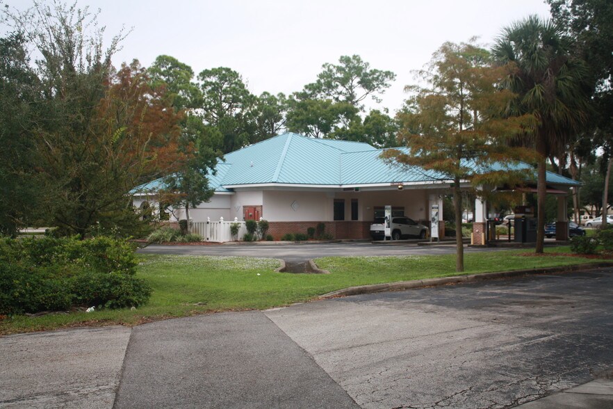 More Photos Of 900 Village Trl, Port Orange Bank For Sale
