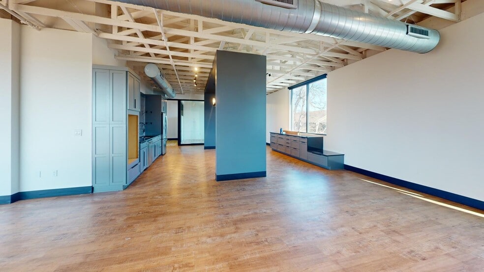 More Photos Of 5621 Emerald Forest Dr, Austin Restaurant For Lease