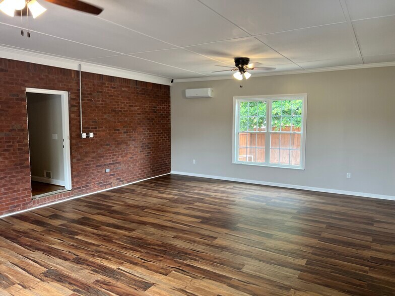 More Photos Of 4568 Covington Hwy, Decatur Medical For Lease
