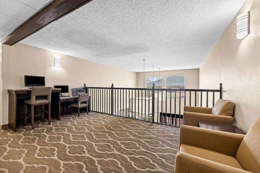 More Photos Of 3910 Outlook Blvd, Pueblo Hotel For Sale