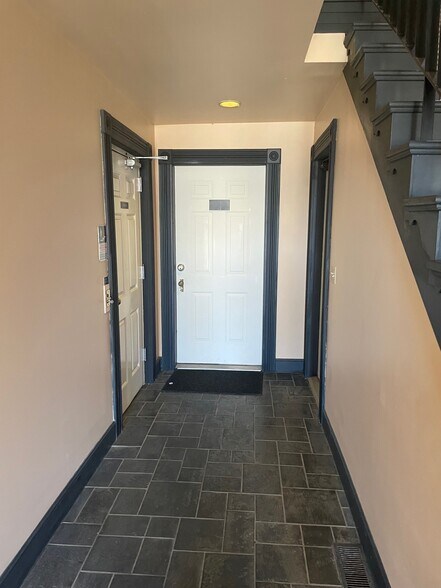 More Photos Of 6138 Riverview Rd, Peninsula Office Residential For Lease