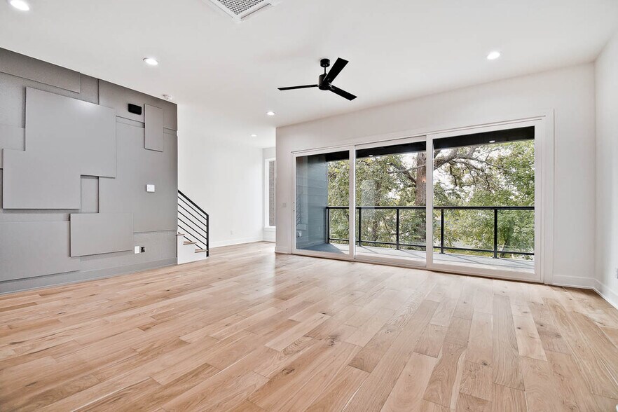 More Photos Of 204 9th St, Bentonville Apartments For Sale