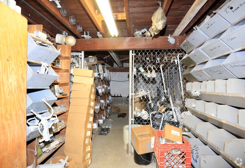 More Photos Of 2883 Miles Ave, Bronx Warehouse For Lease