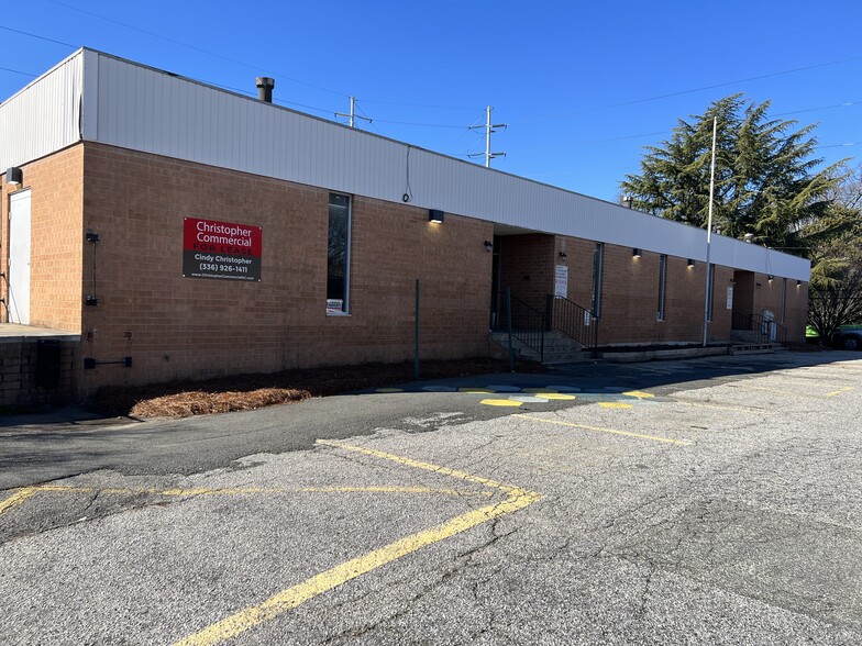 Primary Photo Of 520 N Spring St, Winston-Salem Office For Lease