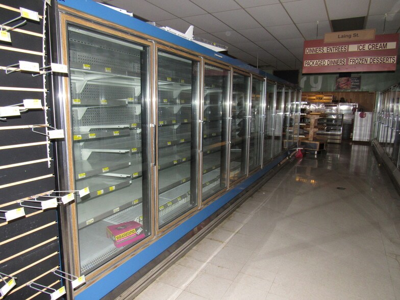 More Photos Of 275 Laing St, Redgranite Supermarket For Lease