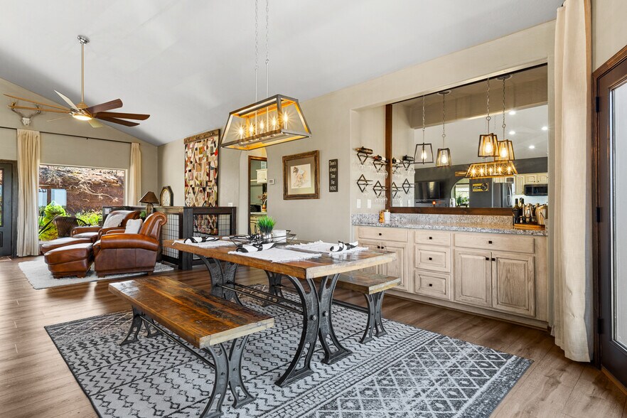 More Photos Of 7056 Bustin Dutch Trl, Show Low Multifamily For Sale
