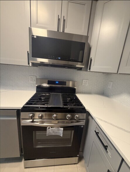 More Photos Of 11882 Metropolitan Ave, Kew Gardens Apartments For Lease