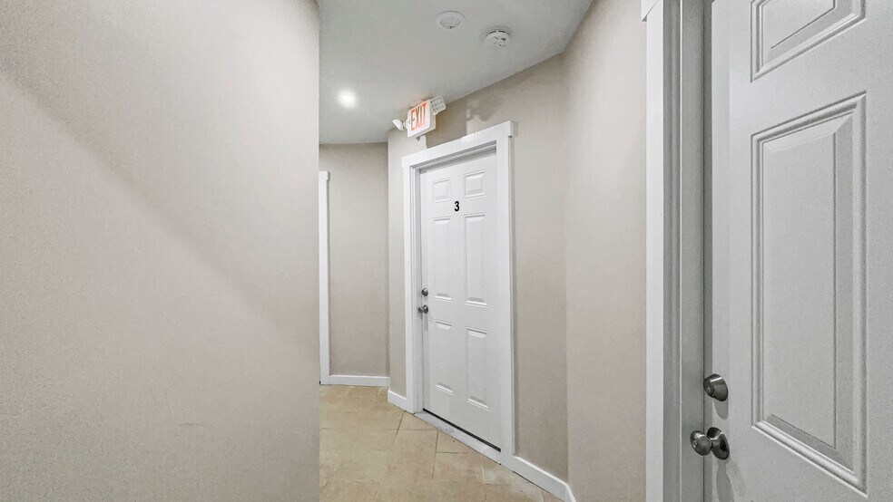 More Photos Of 300 S Cedar St, Crockett Apartments For Sale