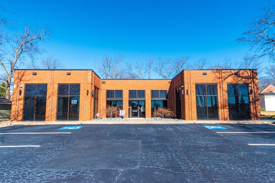 More Photos Of 205 W Pike St, Lawrenceville Office For Lease