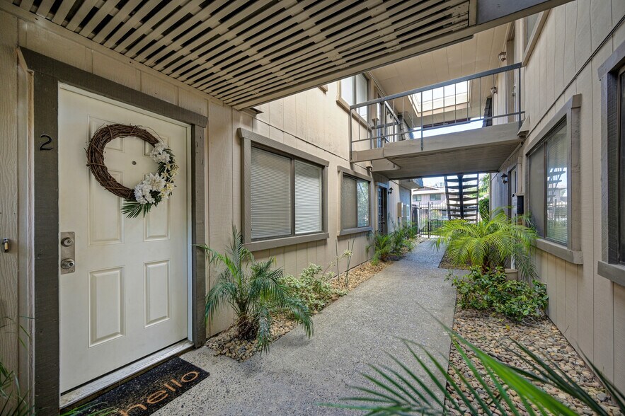 More Photos Of 2312 Villanova Cir, Sacramento Apartments For Sale