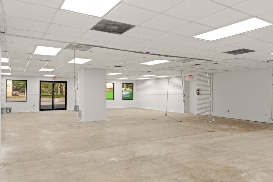 More Photos Of 90 Mary Esther Blvd, Mary Esther Freestanding For Lease