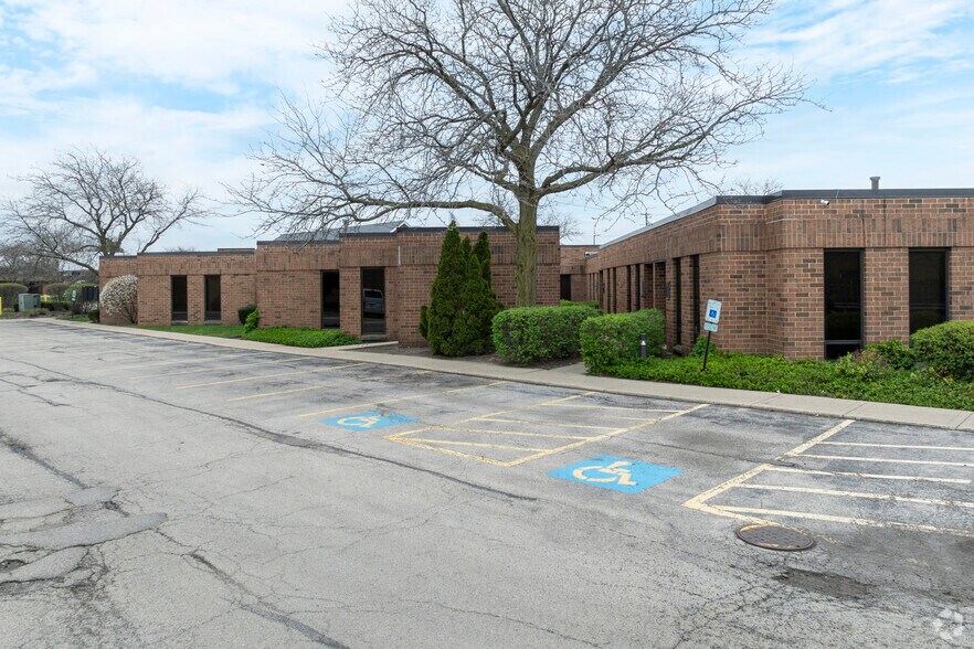 More Photos Of 205 W Grand Ave, Bensenville Office For Lease