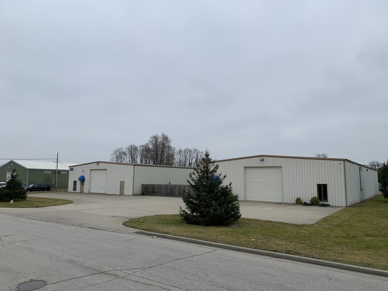 Primary Photo Of 4101 Pine Creek Rd, Elkhart Warehouse For Sale