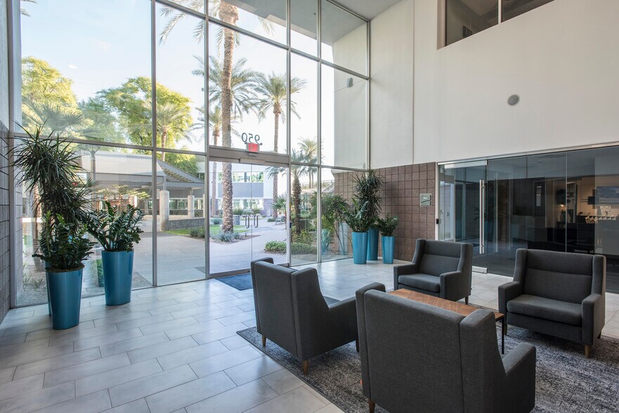 More Photos Of 950 W Elliot Rd, Tempe Unknown For Lease