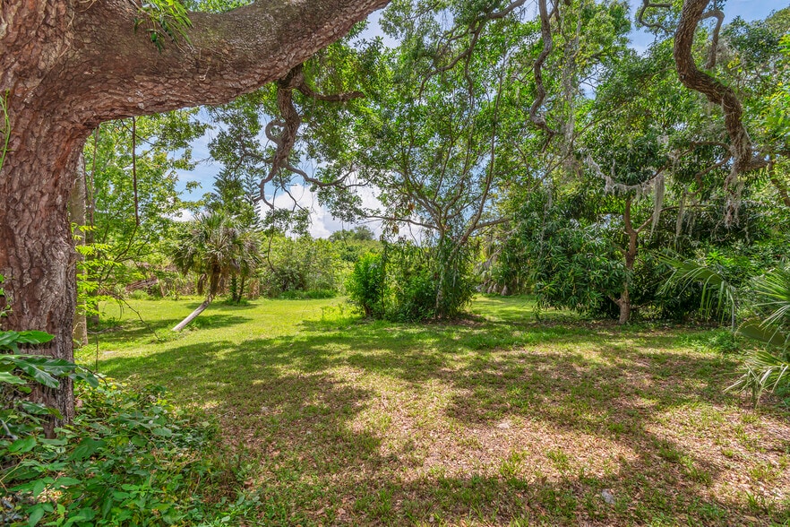 More Photos Of 625 E Melbourne Ave, Melbourne Land For Sale