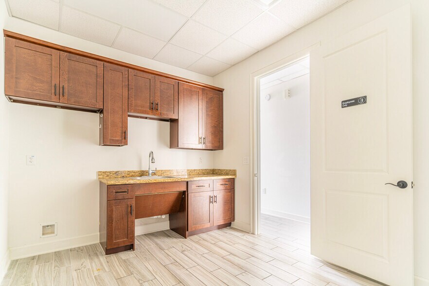 More Photos Of 26077 Nelson Way, Katy Medical For Lease