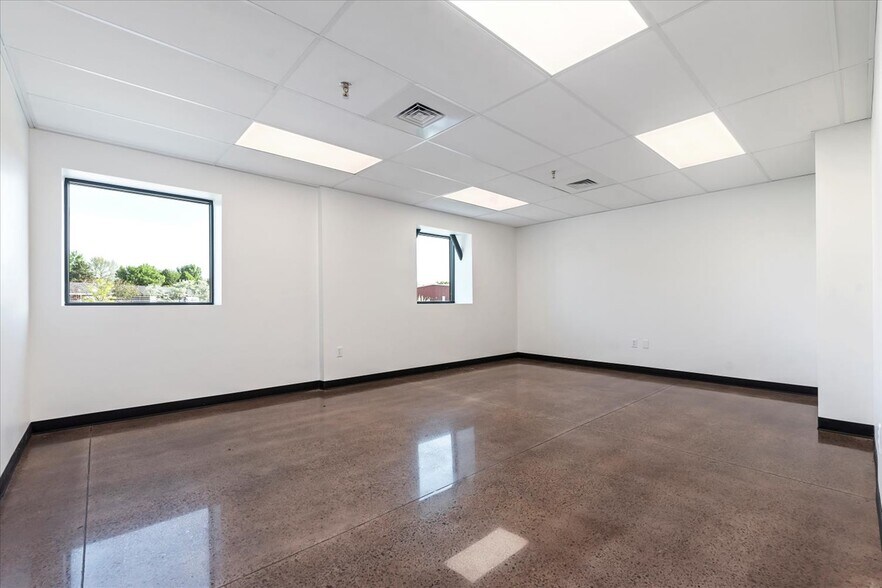 More Photos Of 2945 Badger Dr, Nampa Flex For Lease