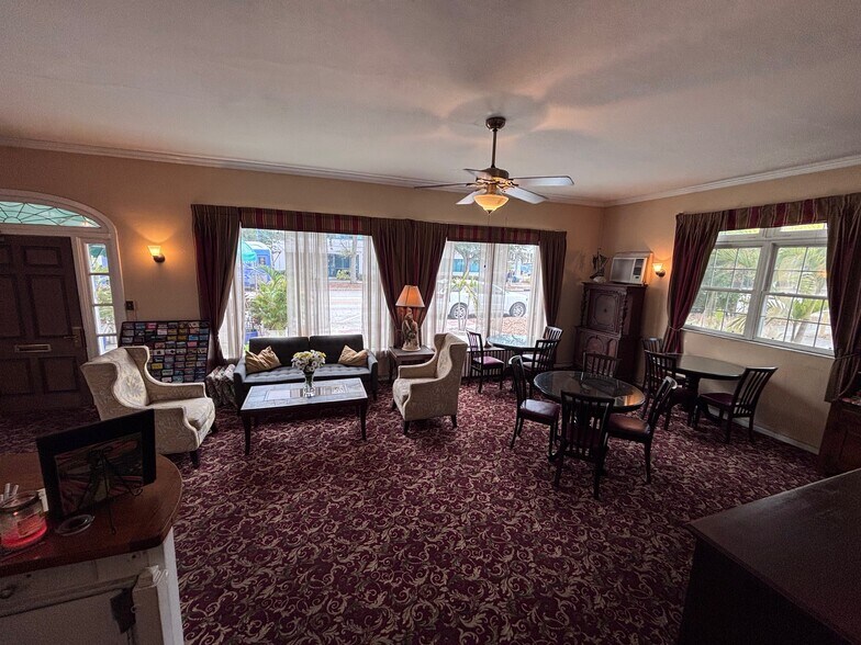 More Photos Of 342 3rd Ave N, Saint Petersburg Hotel For Sale