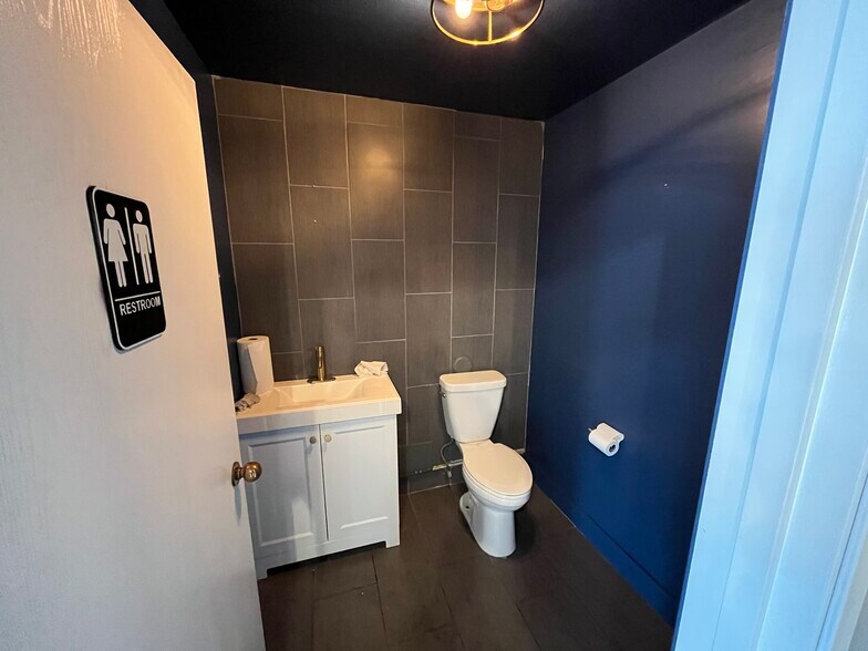 More Photos Of 1150-1162 S Lipan St, Denver Light Manufacturing For Lease