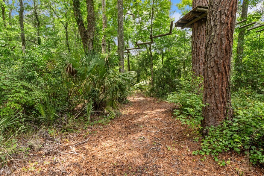 More Photos Of 6440 Cedar Ln, Brooksville Sports And Entertainment For Sale