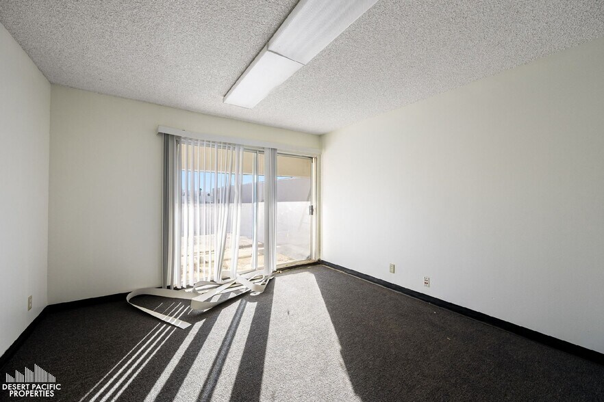 More Photos Of 45585 Commerce St, Indio Warehouse For Sale