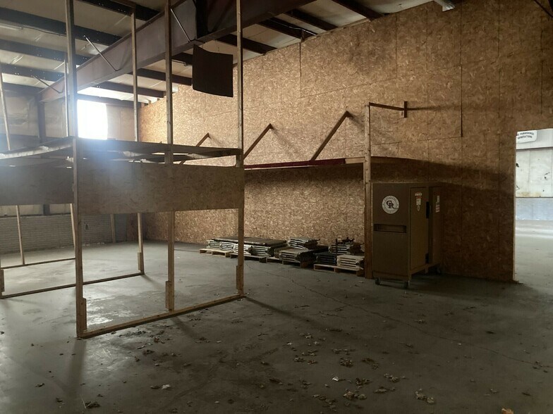 More Photos Of 678 Adams St, Abington Warehouse For Lease