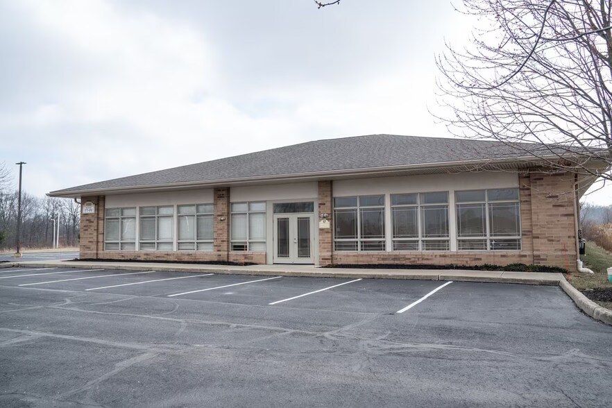Primary Photo Of 31320 solon Rd, Solon Office For Sale