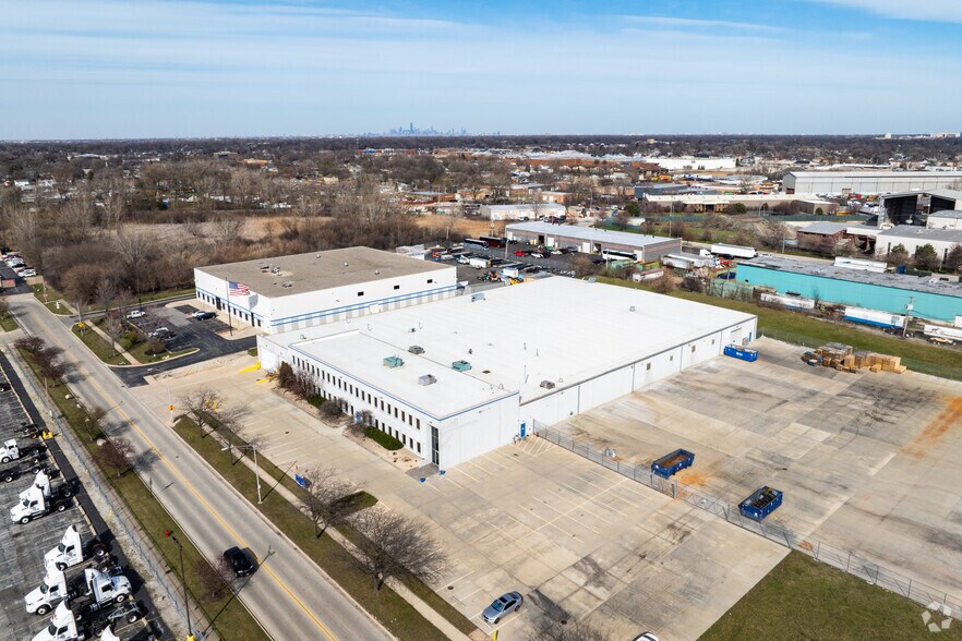 More Photos Of 9999 S Virginia Ave, Chicago Ridge Distribution For Lease