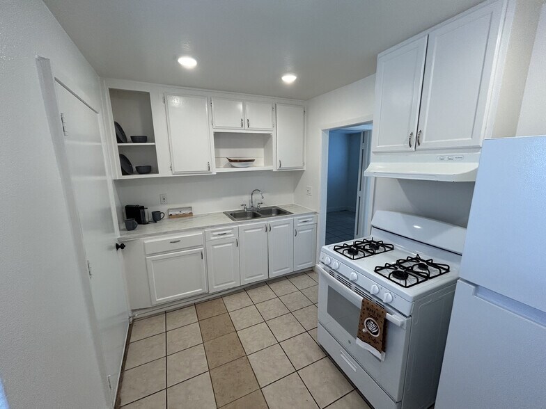 More Photos Of 2517 E Harding Way, Stockton Apartments For Sale