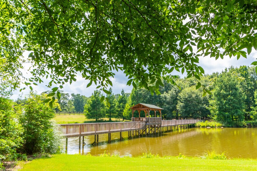 More Photos Of 565 Owens Gin Rd NE, Calhoun Lodge Meeting Hall For Sale