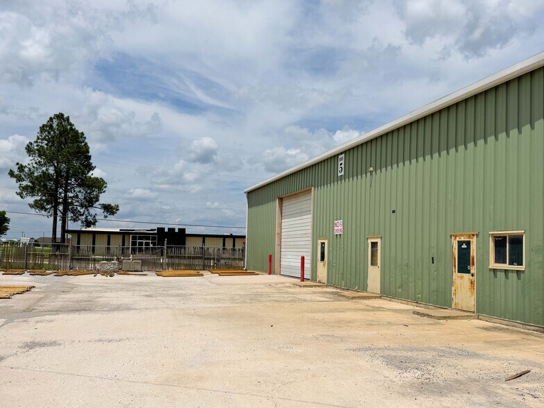 More Photos Of 7200 S Sooner Rd, Oklahoma City Warehouse For Lease