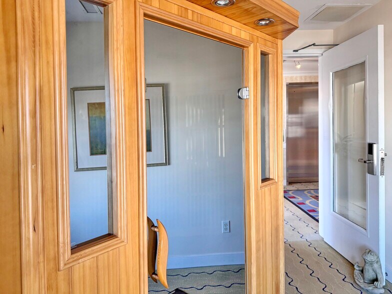 More Photos Of 110 Anglers Rd, Lewes Hotel For Sale